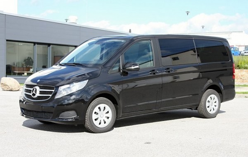 Pohřební vestavba Mercedes Benz V-Klasse pro 2 rakve