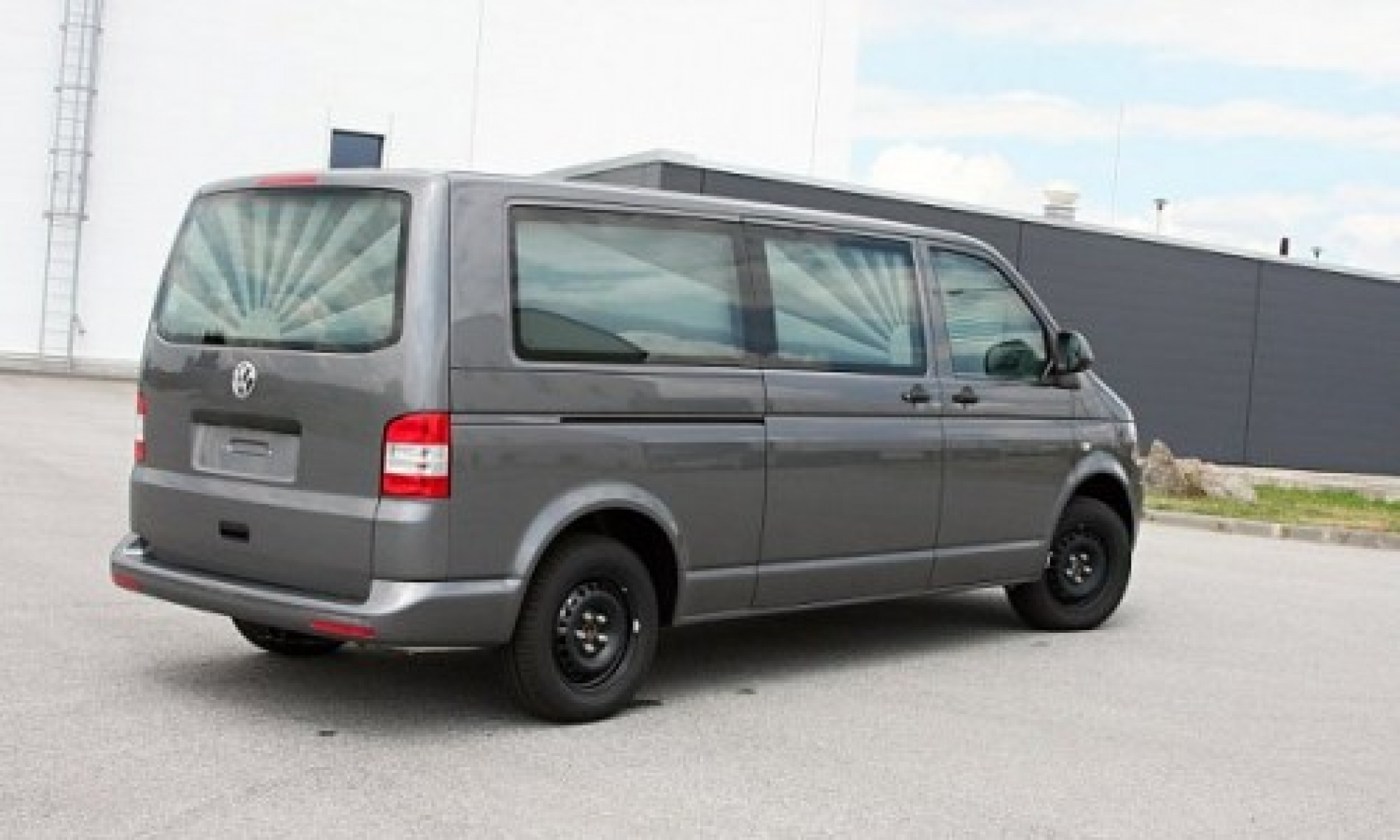 Pohřební vestavba VW Transporter pro 2 rakve 