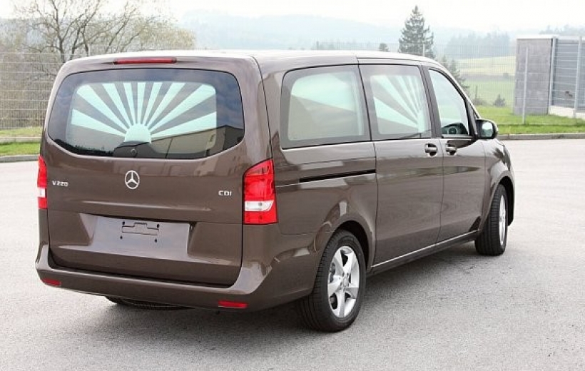 Pohřební vestavba Mercedes Benz V-Klasse pro 2 rakve